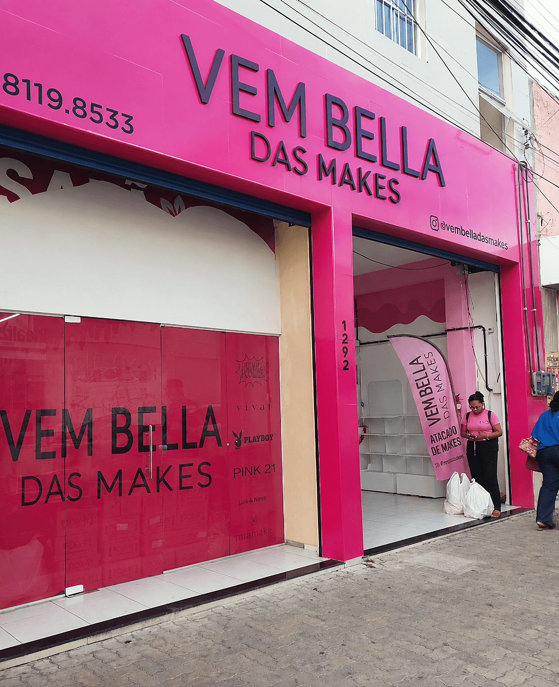Fachada da loja física da Vem Bella, no Pari, em São Paulo